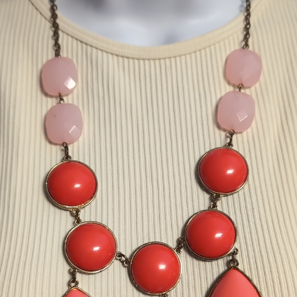 Chic Coral and Pink Necklace - Picture 7 of 7